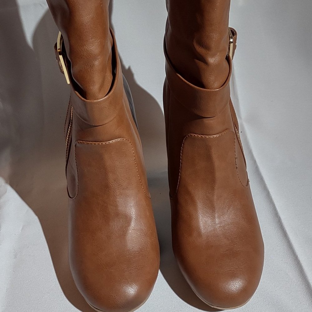 Bamboo almond fur lined mid calf zip up boot, size 10 - Picture 2 of 6
